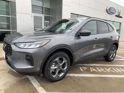 2026 Ford Escape, $33998. Photo 2