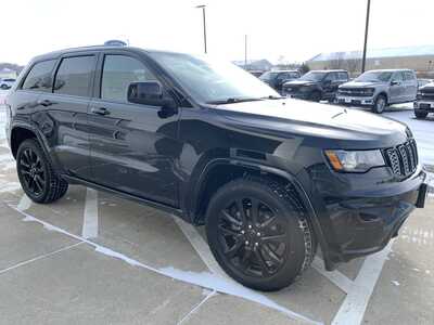 2020 Jeep Grand Cherokee, $19998. Photo 7