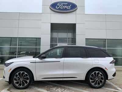 2026 Lincoln Nautilus, $63940. Photo 4