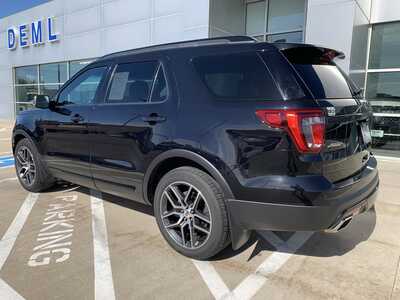 2017 Ford Explorer, $15998. Photo 3