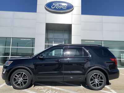 2017 Ford Explorer, $15998. Photo 4