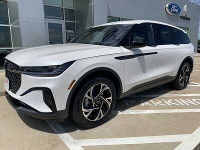 2024 Lincoln Nautilus, $42998. Photo 2