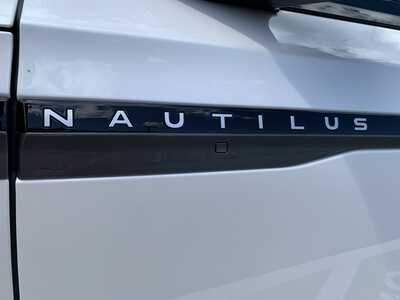 2024 Lincoln Nautilus, $42998. Photo 8