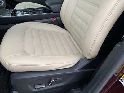 2019 Ford Edge, $14998. Photo 10