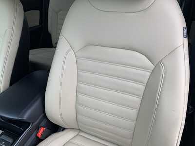 2019 Ford Edge, $14998. Photo 12