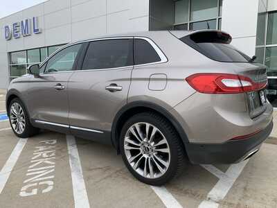 2018 Lincoln MKX, $16998. Photo 3