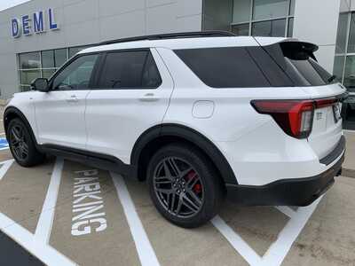 2025 Ford Explorer, $39999. Photo 3