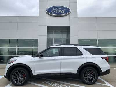 2025 Ford Explorer, $39999. Photo 4