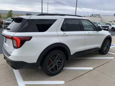 2025 Ford Explorer, $39999. Photo 9