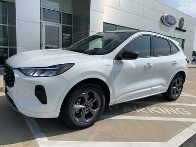 2023 Ford Escape, $23999. Photo 2