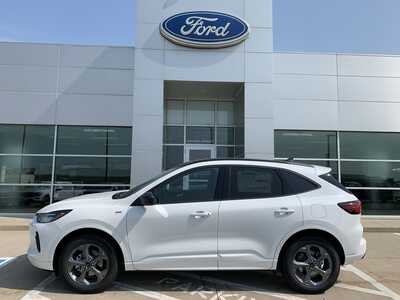 2023 Ford Escape, $23999. Photo 4
