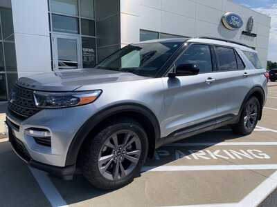 2023 Ford Explorer, $32999. Photo 2