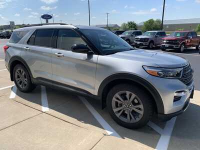 2023 Ford Explorer, $32999. Photo 8