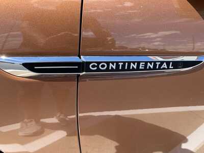 2017 Lincoln Continental, $17999. Photo 10