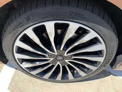 2017 Lincoln Continental, $17999. Photo 11