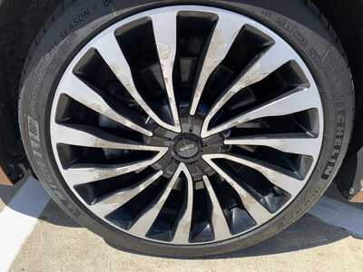 2017 Lincoln Continental, $17999. Photo 12