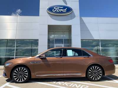 2017 Lincoln Continental, $17999. Photo 4