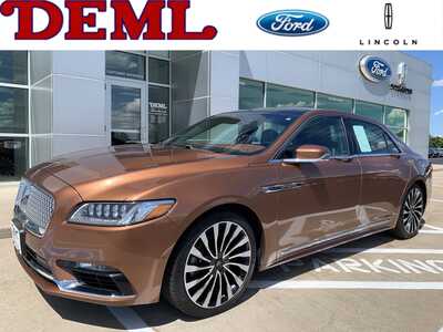 2017 Lincoln Continental, $17999. Photo 1
