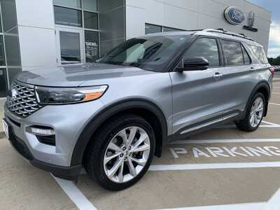 2022 Ford Explorer, $31999. Photo 2