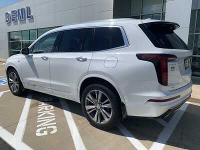 2022 Cadillac XT6, $27999. Photo 3