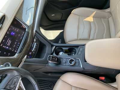 2022 Cadillac XT6, $27999. Photo 5