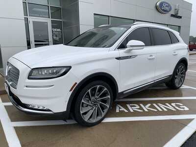 2021 Lincoln Nautilus, $23999. Photo 2