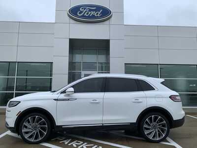 2021 Lincoln Nautilus, $23999. Photo 4