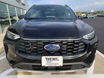 2025 Ford Escape, $23999. Photo 5