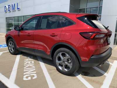 2025 Ford Escape, $23999. Photo 3