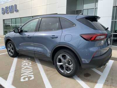2025 Ford Escape, $23999. Photo 3