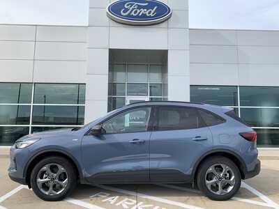 2025 Ford Escape, $23999. Photo 4