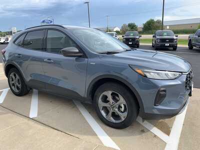 2025 Ford Escape, $23999. Photo 7
