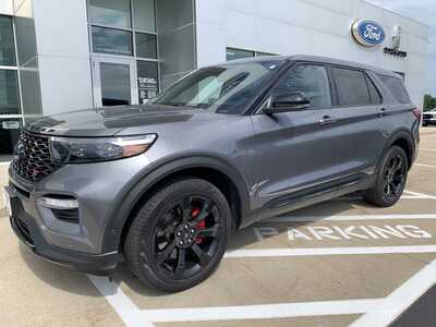 2021 Ford Explorer, $29999. Photo 2