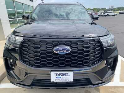 2025 Ford Explorer, $37999. Photo 5