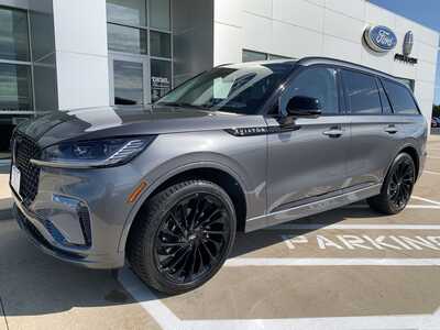 2027 Lincoln Aviator, $79999. Photo 2