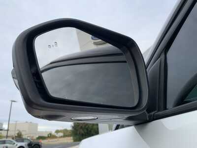 2022 Ford Explorer, $29999. Photo 10