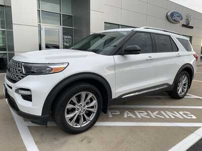 2022 Ford Explorer, $29999. Photo 2