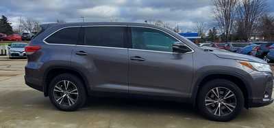 2019 Toyota Highlander, $24500. Photo 3