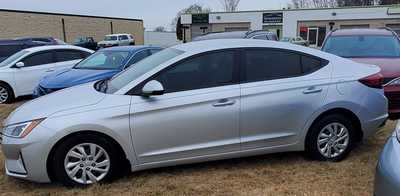2019 Hyundai Elantra, $17995. Photo 3