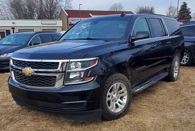 2018 Chevrolet Suburban, $34995. Photo 3