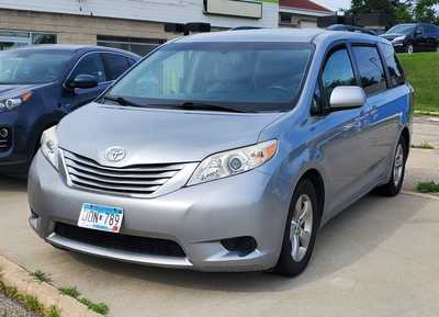 2016 Toyota Sienna, $16995. Photo 3