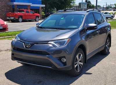 2018 Toyota RAV4, $22995. Photo 4