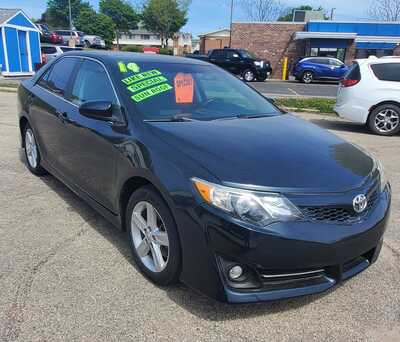 2014 Toyota Camry, $17895. Photo 6