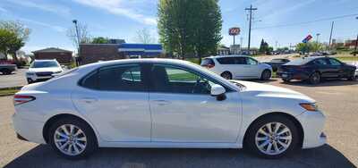 2019 Toyota Camry, $16995. Photo 6