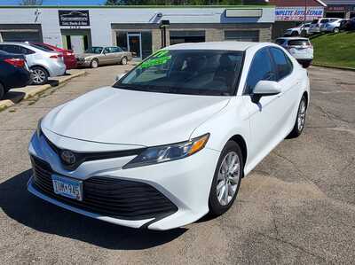 2019 Toyota Camry, $16995. Photo 9