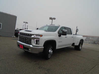 2022 Chevrolet 3500 Crew Cab, $52995. Photo 3