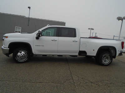 2022 Chevrolet 3500 Crew Cab, $52995. Photo 4