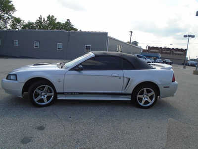 1999 Ford Mustang, $14995. Photo 5