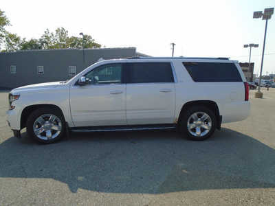 2016 Chevrolet Suburban, $13995. Photo 4