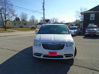 2016 Chrysler Town & Country, $7995. Photo 2